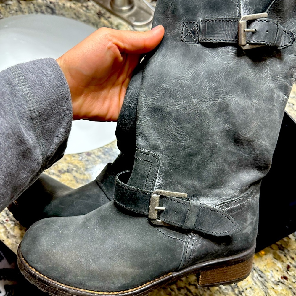 Steve Madden Buckette boots size 8